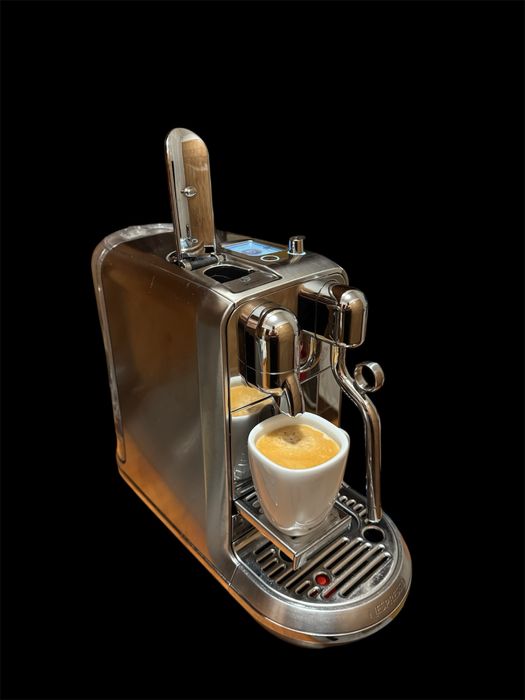 Espressor Nespresso Creatista Plus - stare excelentă + cadou