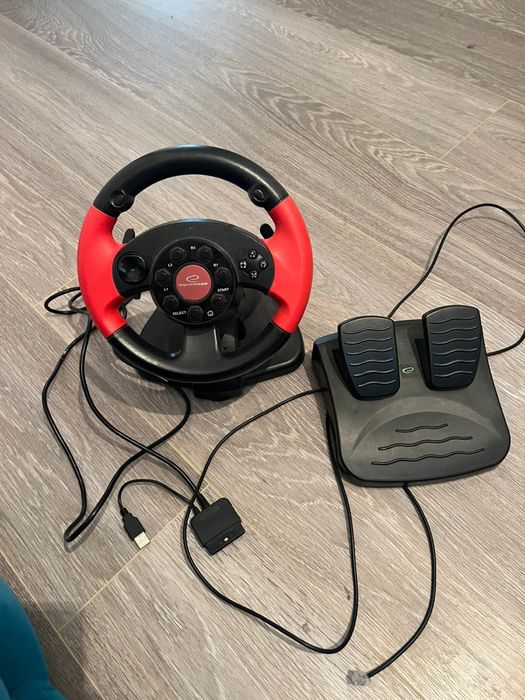 Volan gaming cu padele si frana si aceleratie