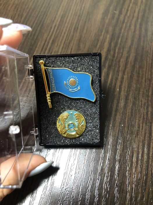 Значки флаг + герб РК