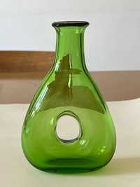 Vaza veche din sticlă verde