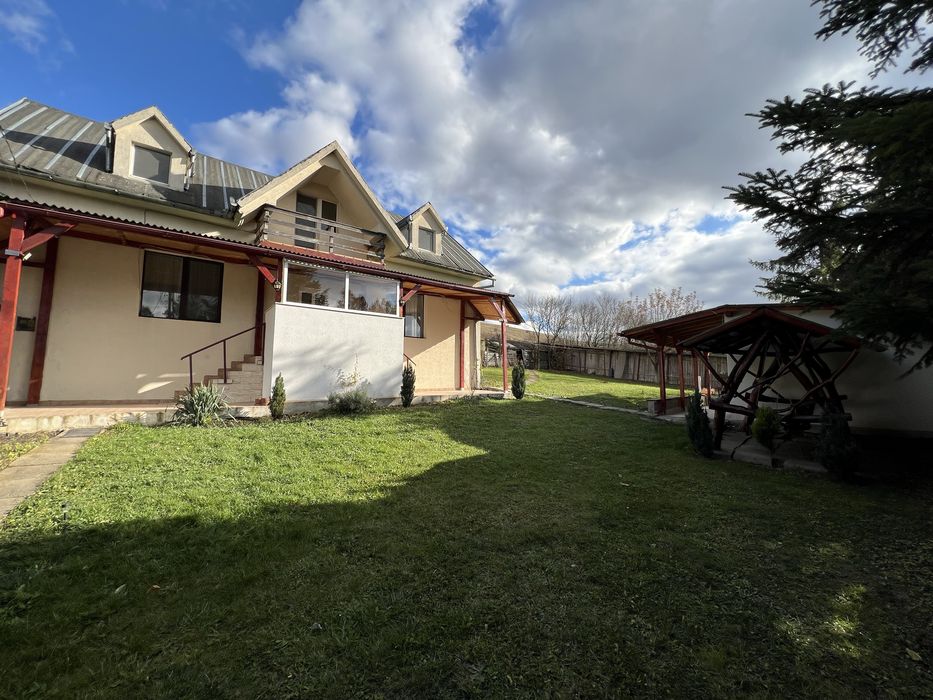 Casă individuală de închiriat – 150 mp + 700 mp teren – Colonia Sopor