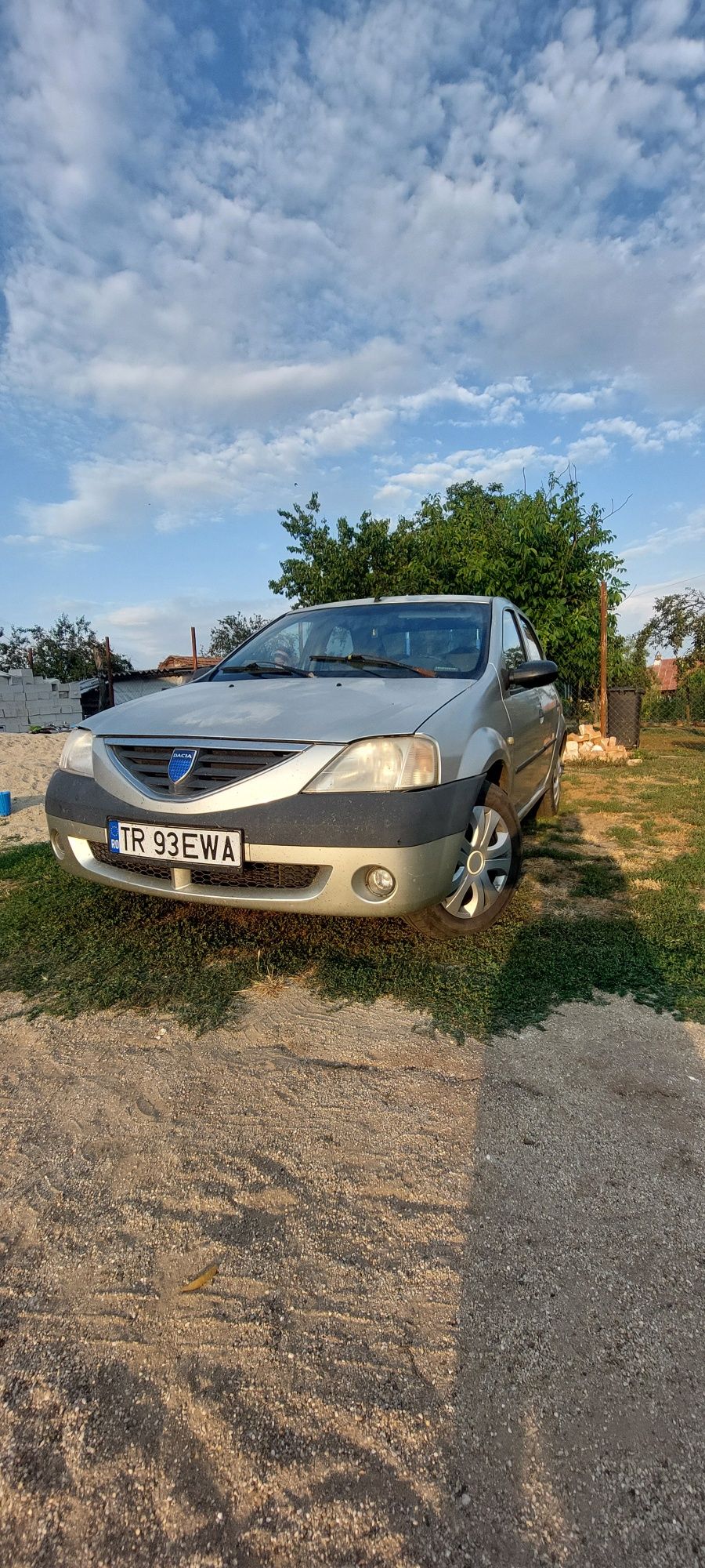 Vând Dacia Logan1.4 benzina