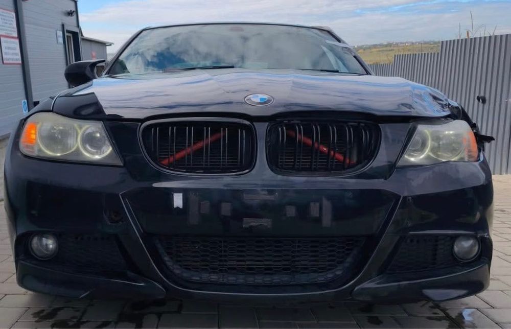 Dezmembrez BMW 320d M Pack E90 LCI an 2011,Recaro,Stopuri Led,Volan M