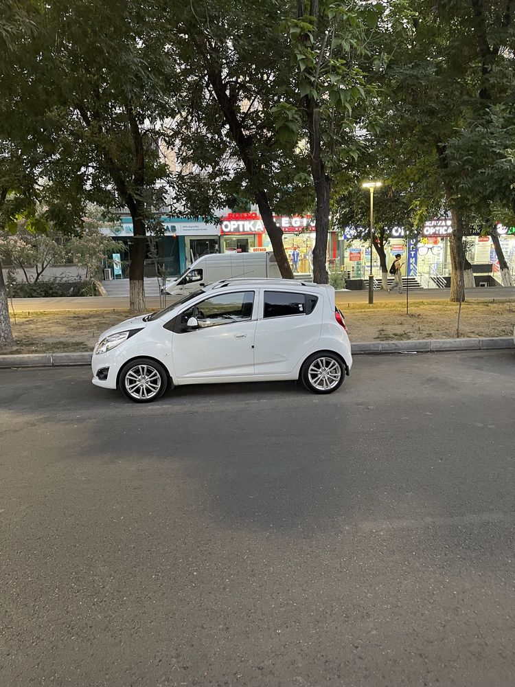 Cobalt Diska R16