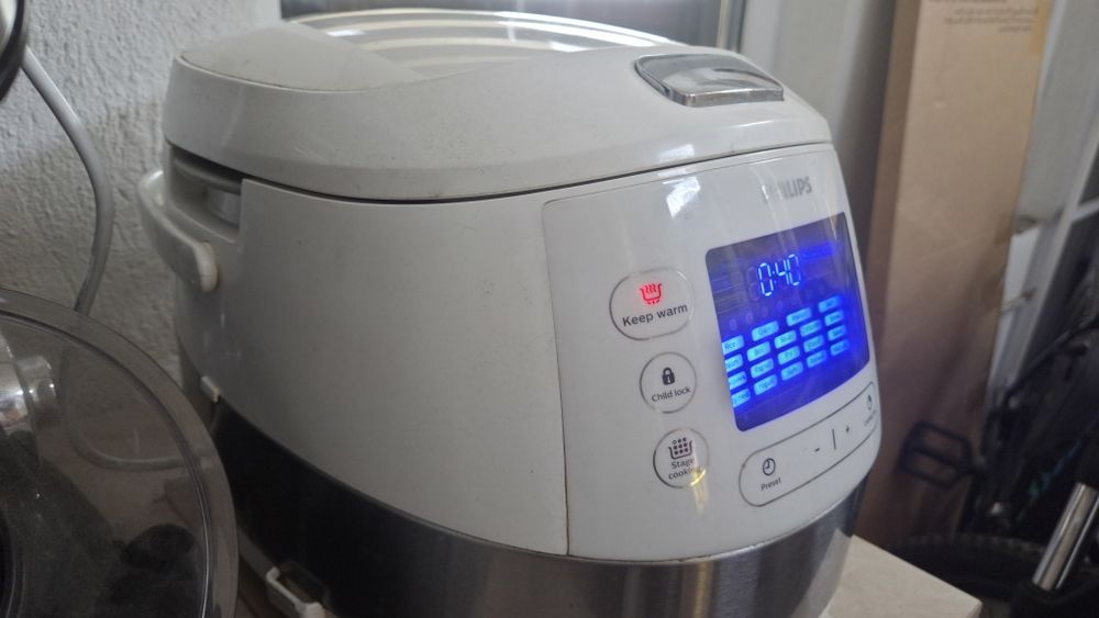 Мултикукър Philips HD4731 / 70