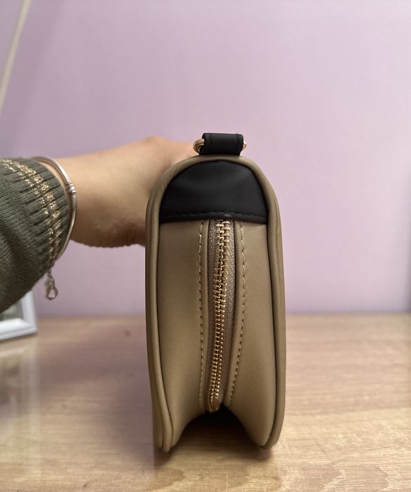 Чисто нова оригинална чанта на Versace