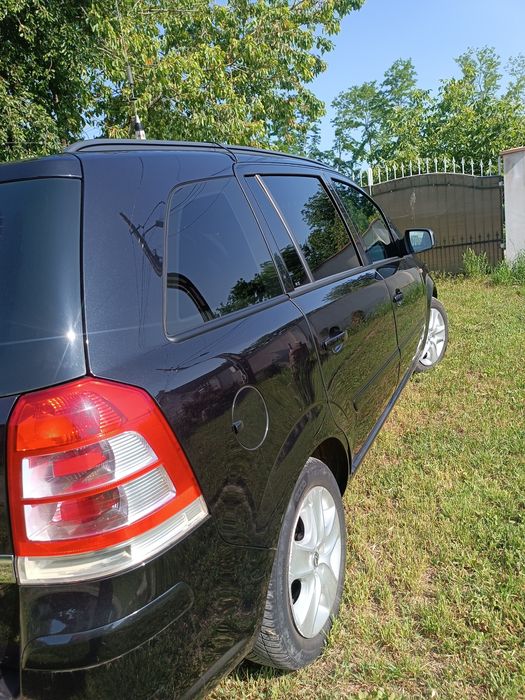 Vând Opel Zafira 1.7 diesel
