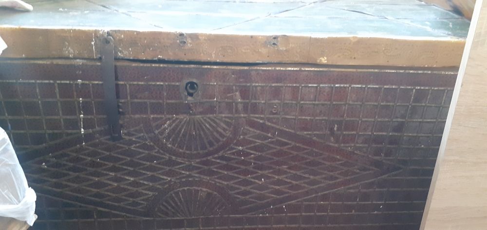 Сундук для хозяйства