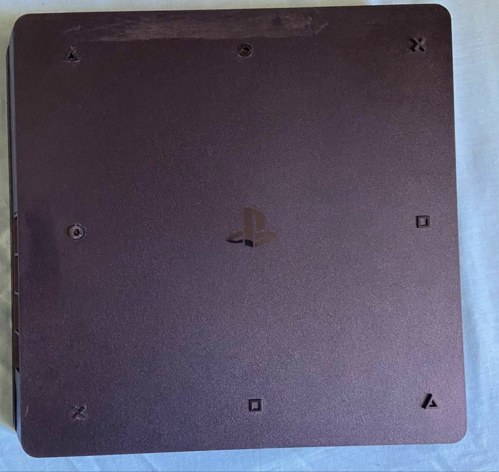 Playstation 4 slim