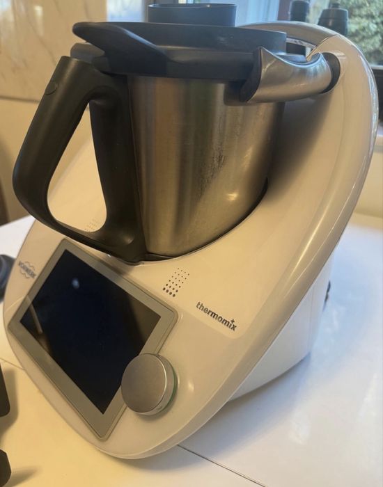 Vand Thermomix Tm6 impecabil, cu garantie!