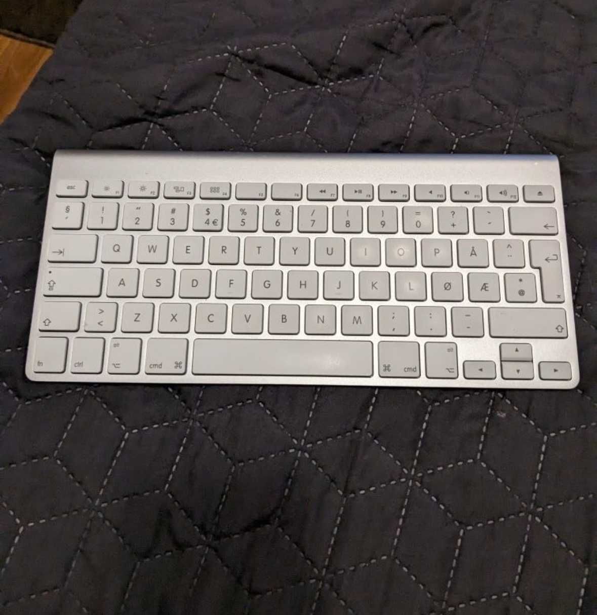 Tastatura Apple Wireless Keyboard A1314 cu probleme