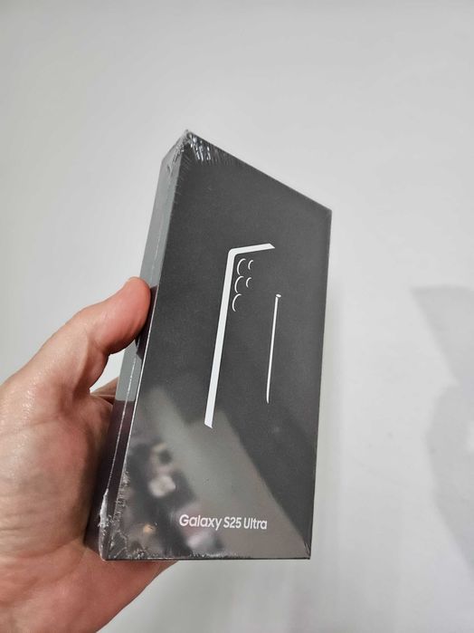 Samsung Galaxy S25 ultra 512 gb sigilat la cutie.