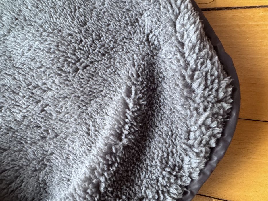 Vand vesta noua pentru caini