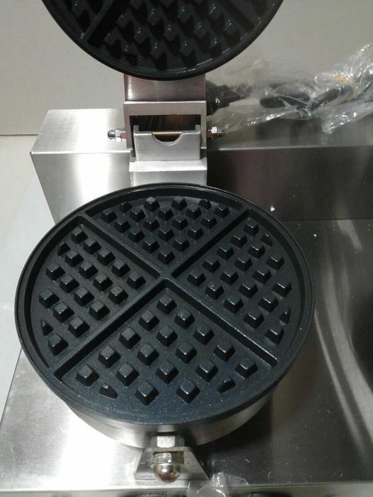 Професионален двоен гофретник Royal Catering RCWM 2600