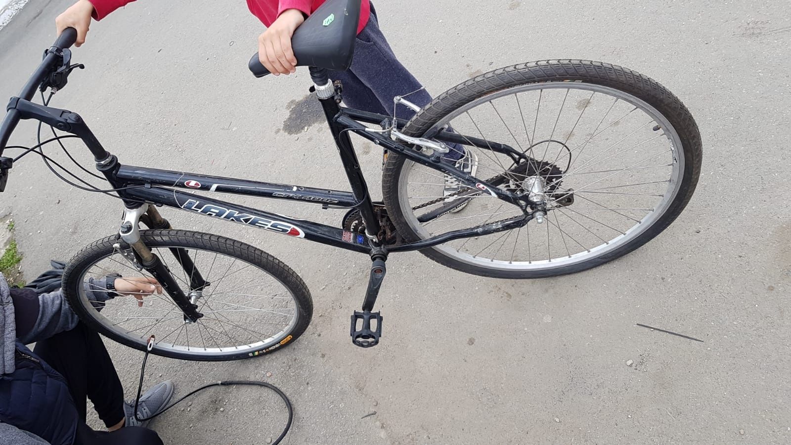 Bicicletă neagră sport