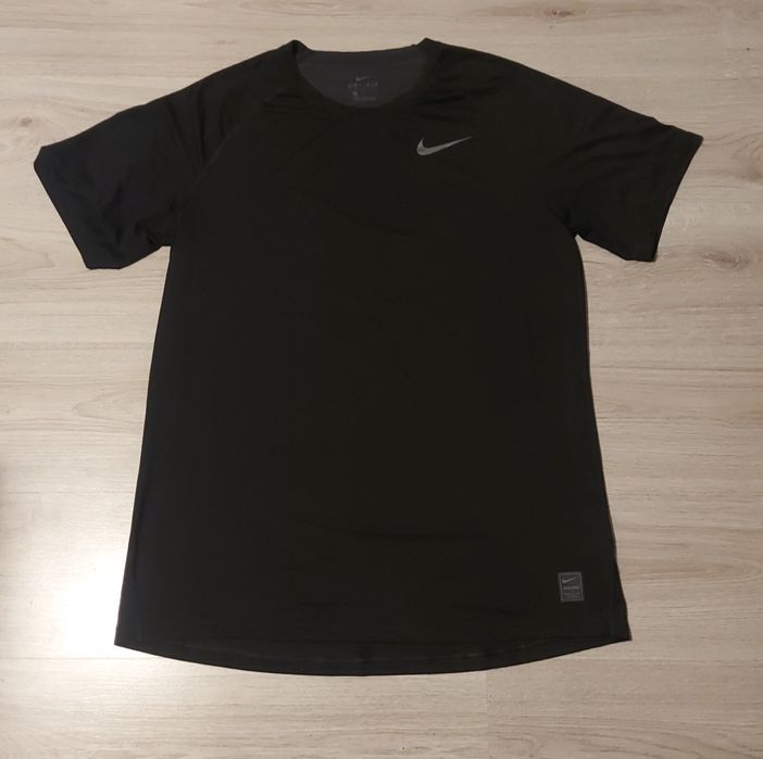 Nike pro тениска XL размер свободна