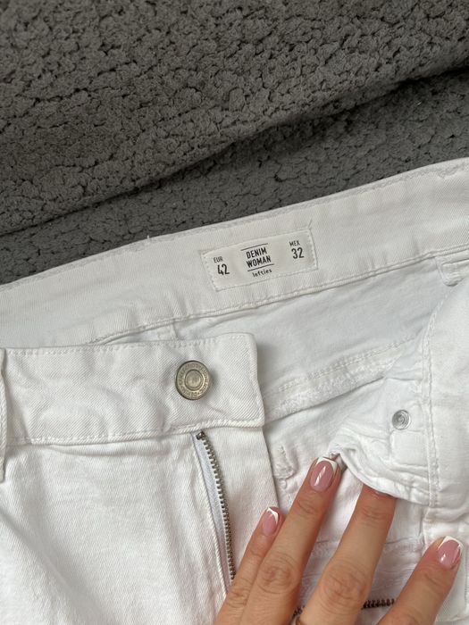 Blugi albi ,elastici, drepti