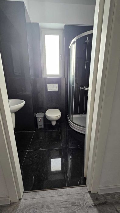 Apartament 2 camere semidecomandat de închiriat