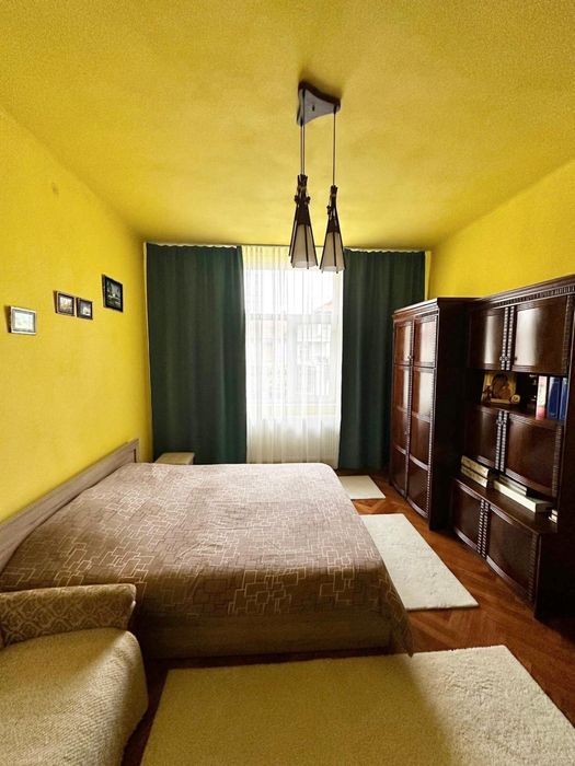 Casa cu 3 camere de vanzare