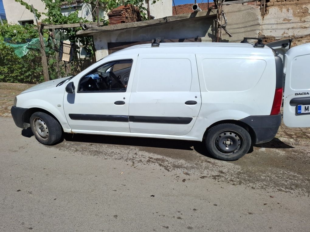 Продавам Dacia loganан 2008г с газова уреда