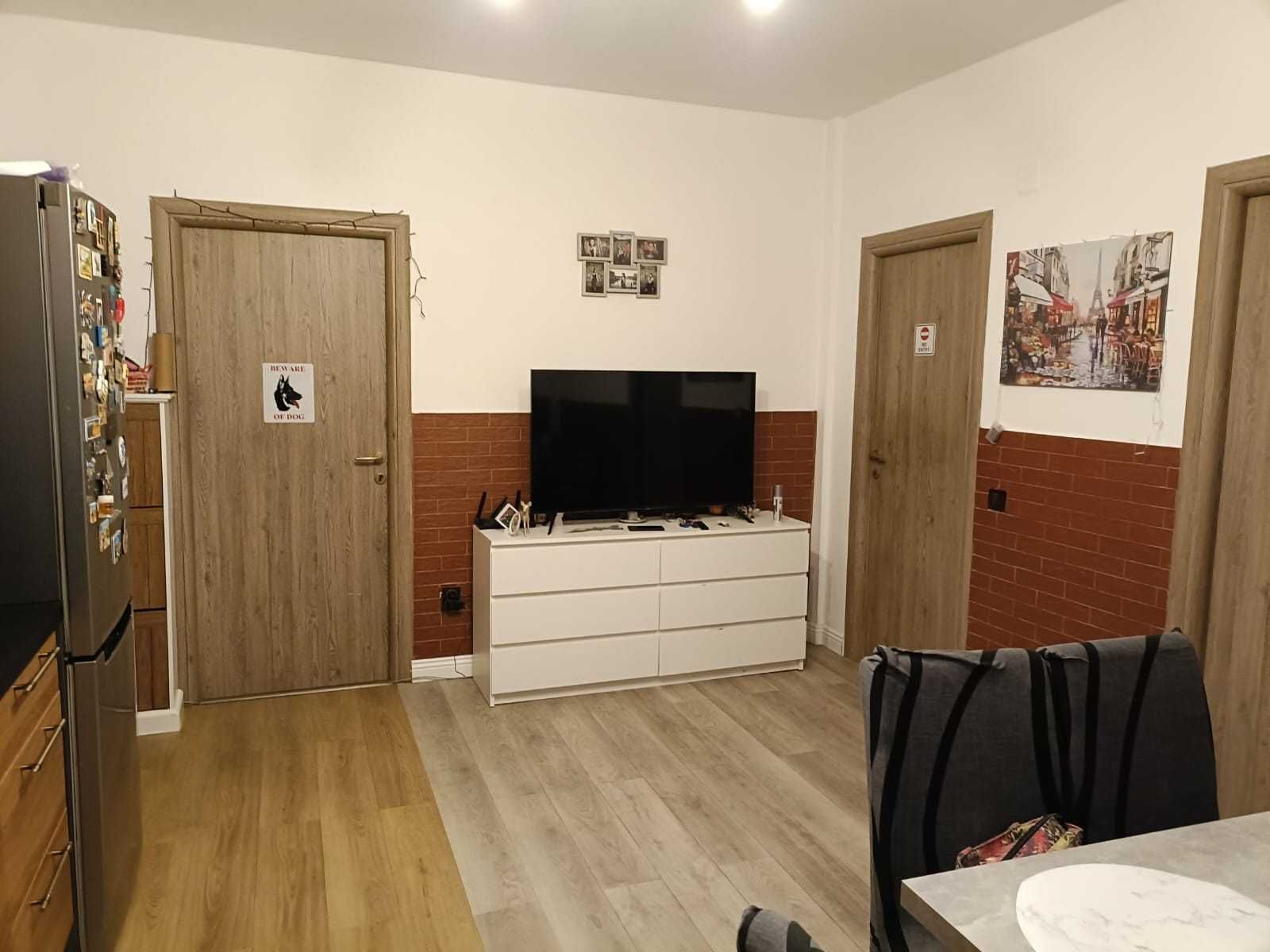 Vand spatiu comercial parter / apartament 3 camere
