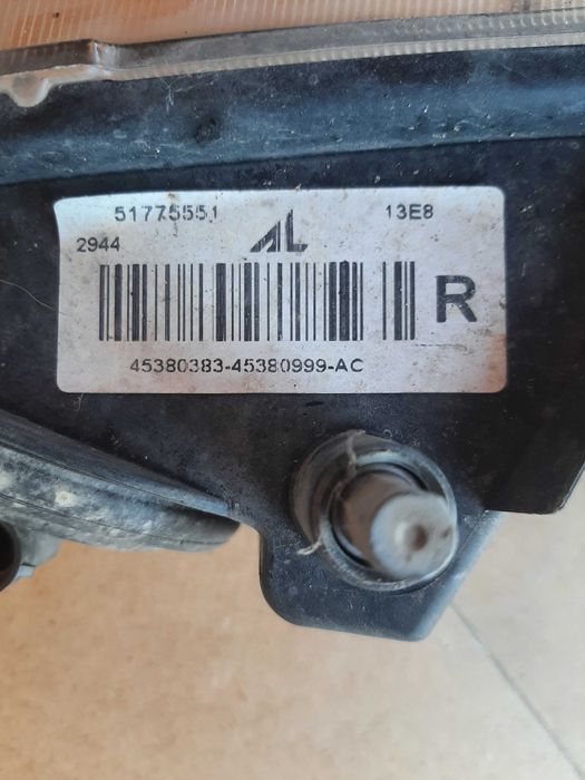 Proiector ceata dreapta Lancia Delta 3