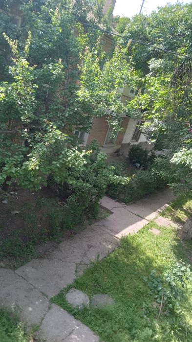 .  . Квартира  улица  фурката  10  возле военкомата дух этажки