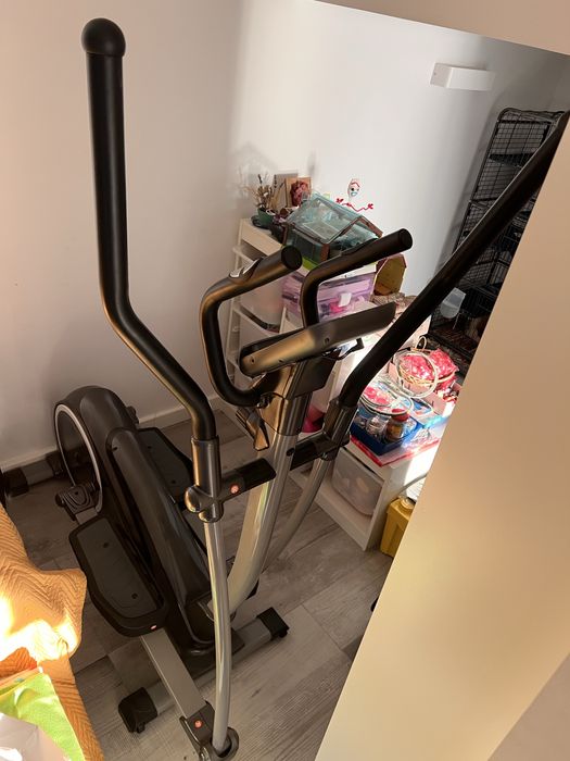 Vand Bicicleta eliptica TOORX ERX-80 ca noua
