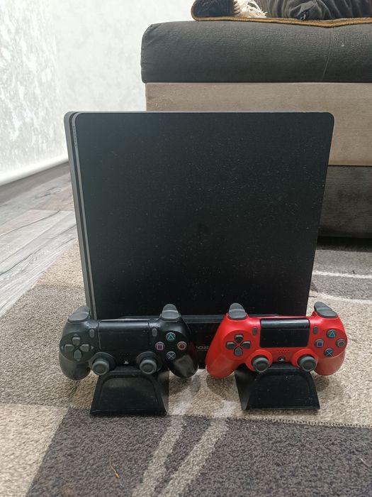 Продам PlayStation 4