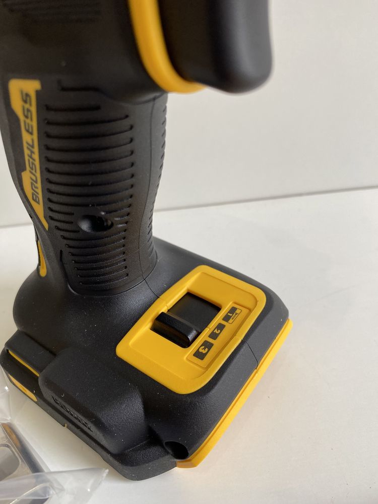 Импакт / Винтоверт DeWALT Atomic DCF850N 18V 205Nm Brushless