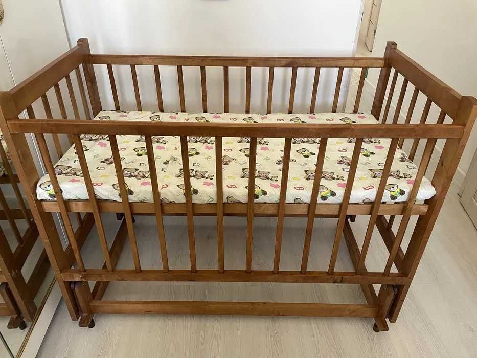 1 шт коляска и 2 шт манежки