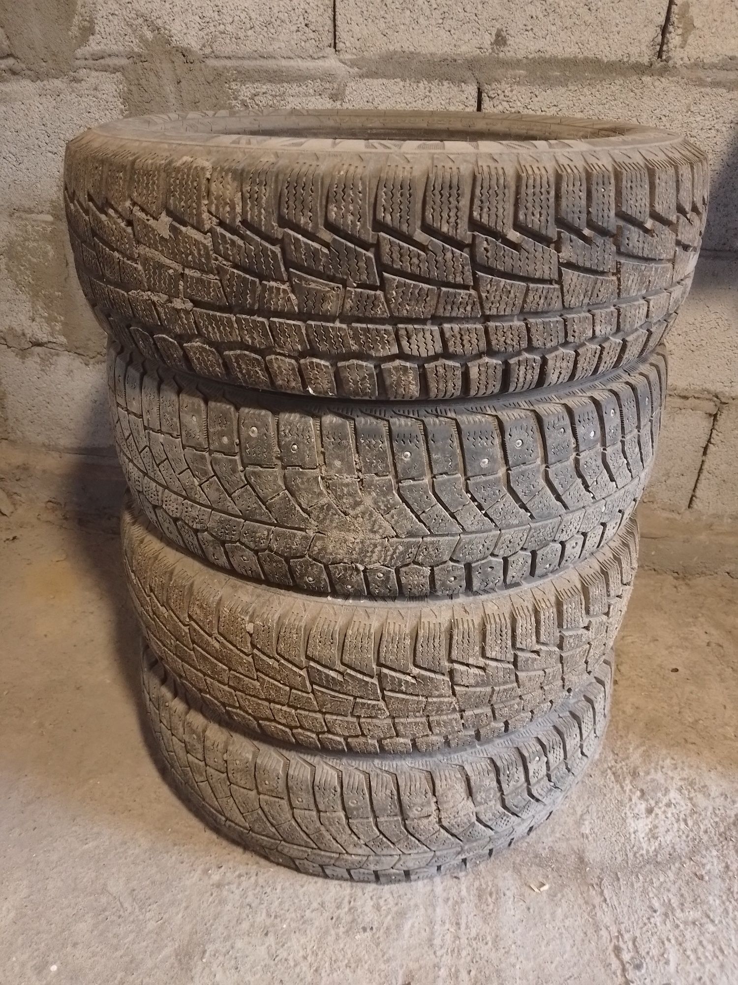 Продам резину б/у R13