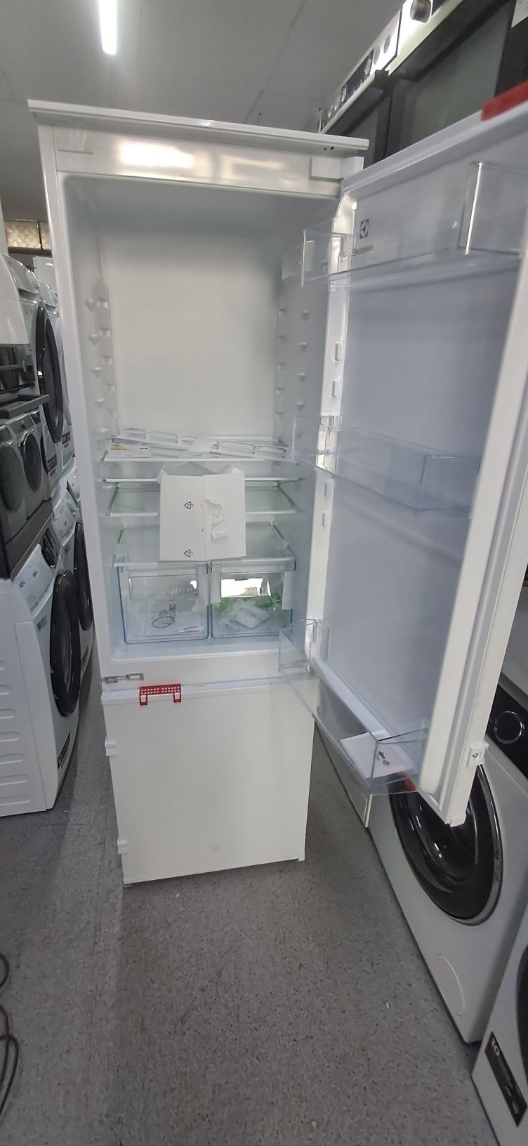 Frigider incorporabil Electrolux 257l  import GERMANIA Garanție AEG231