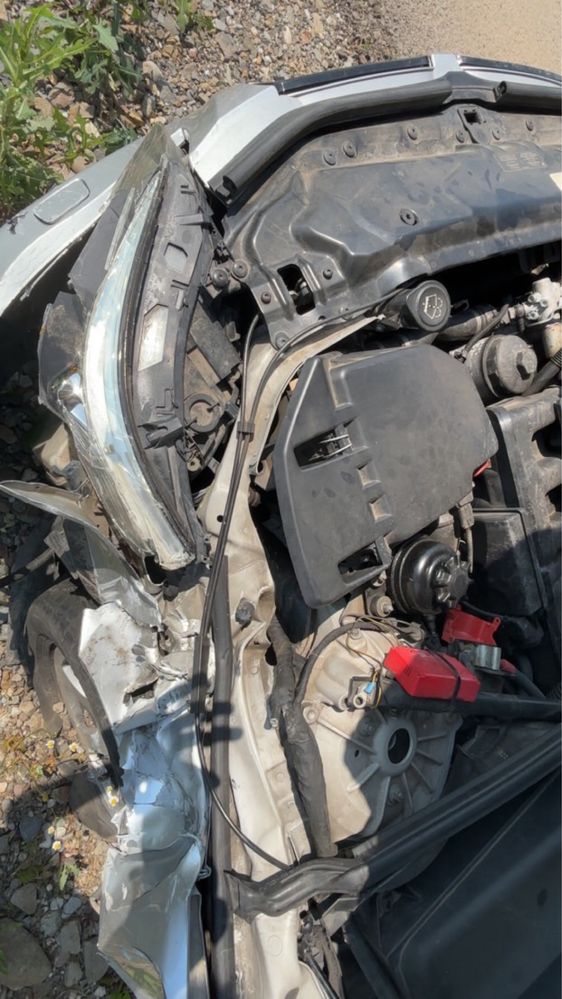Vand sau dezmembrez Bmw e 60