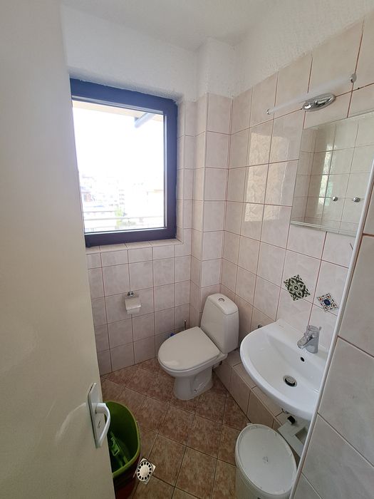 Дава се под наем Тристаен апартамент в София, Лозенец - 146 кв.м за 1050 € - Снимка #4