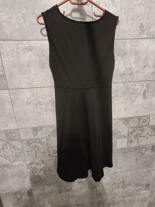Rochie elegantă fără mâneci, decolteu în V, mărimea M