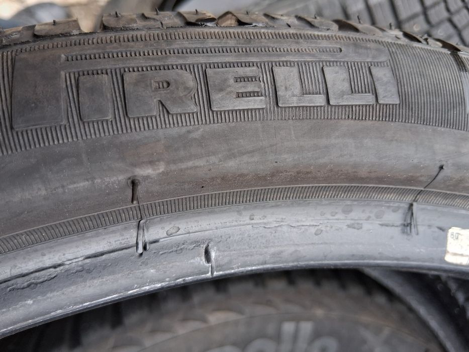 235 35 19 PIRELLI 2бр зимни
