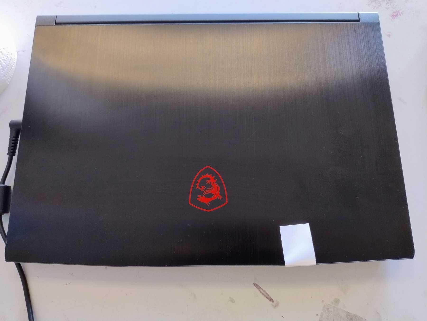 Геймърски лаптоп MSI MS-16R4