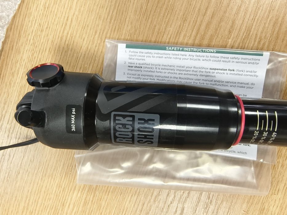 НОВ амортесьор/шок RockShox Deluxe Select Rear Shock DebonAir 190x45mm