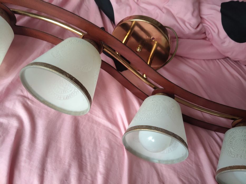 Lustre diferite modele