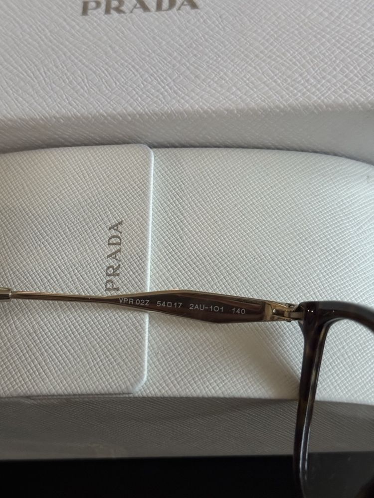 3 чифта очила Prada