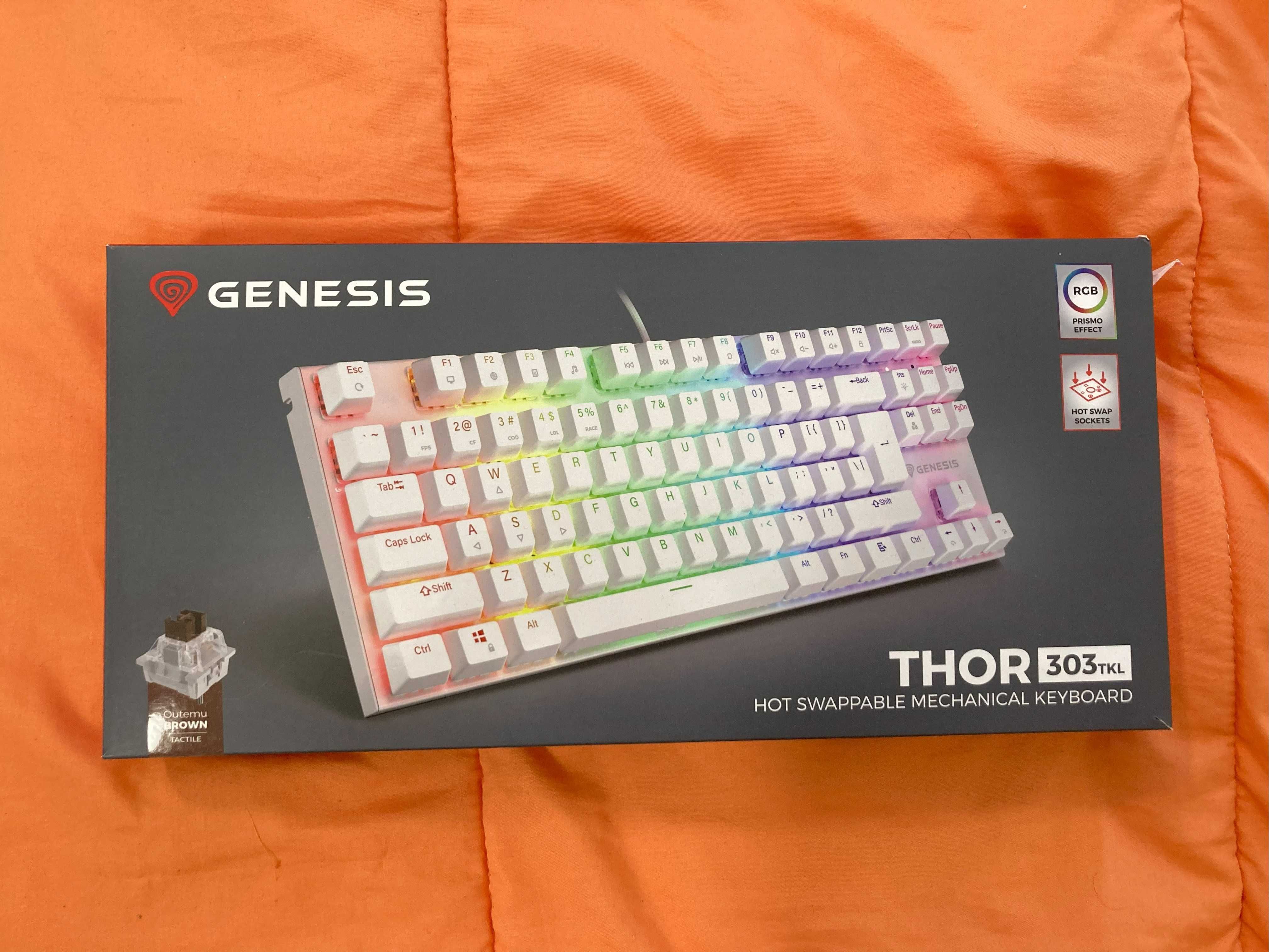 Продавам механична клавиатура Genesis Thor 303 TKL