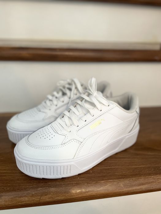 Vând adidași Puma Karmen