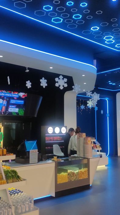 Снежинки  из пенопласта