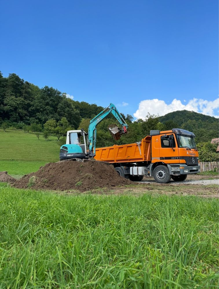 De vânzare pământ de umplutură și pământ pentru gazon