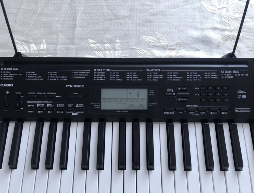 Срочно продам синтезатор CASIO CTK-3500.