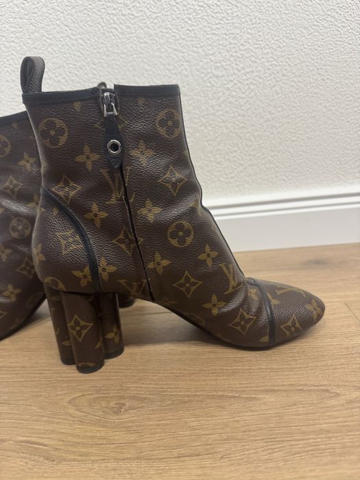 Оригинални боти LOUIS VUITTON номер 38