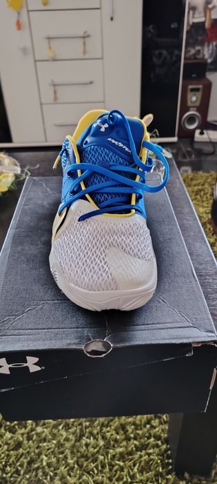 Adidasi Under Armour