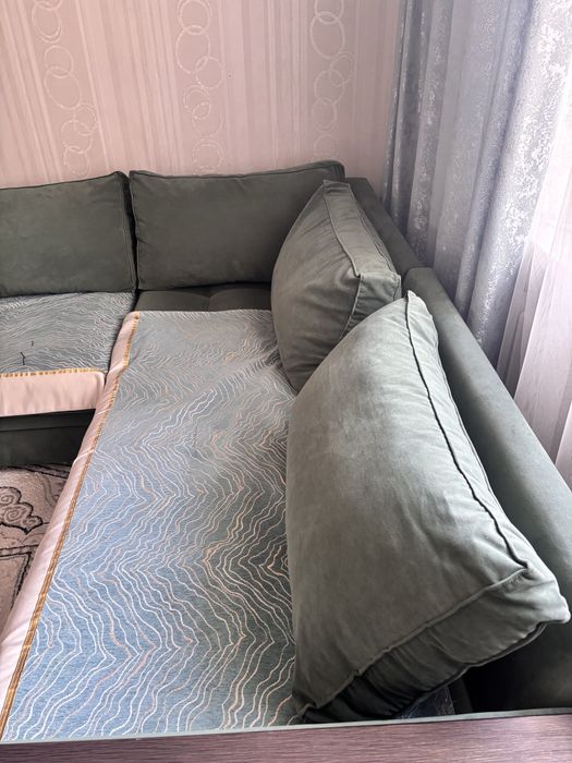 Диван угловой продается