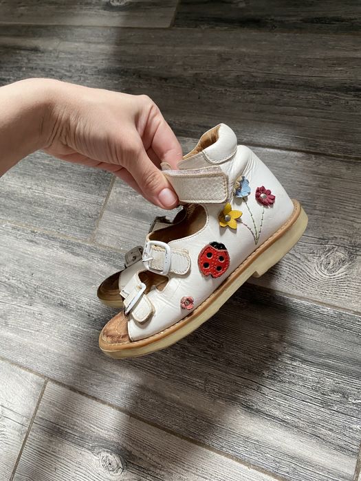 Детская обувь саднали